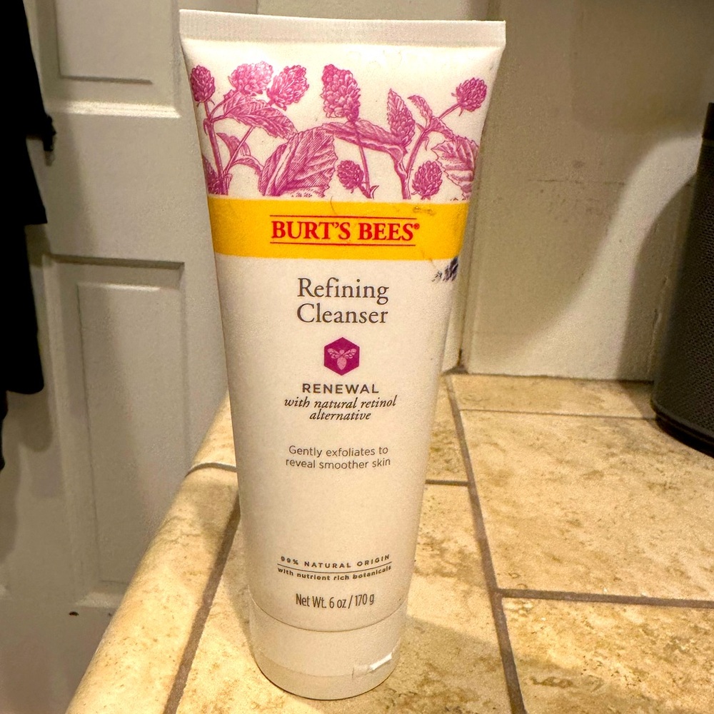 New Burt’s bees Refining cleanser “renewal”
